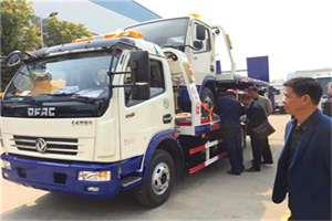 东丽区汽车道路救援拖车价格